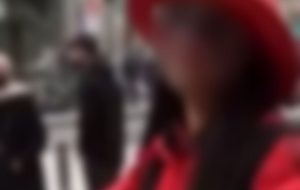دو دختر با لباس حاجی فیروز بازداشت شدند
