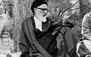 نمایشگاه عکس‌های کمتر دیده شده از آیت‌الله طالقانی؛ این بار در خانه هنرمندان ایران