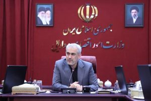 وزیر اقتصاد: دشمنان آرزوی زمین‌زدن اقتصاد ایران را به گور خواهند برد + فیلم
